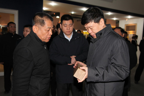 鹰城世贸老总_圣名世贸城游乐园(3)